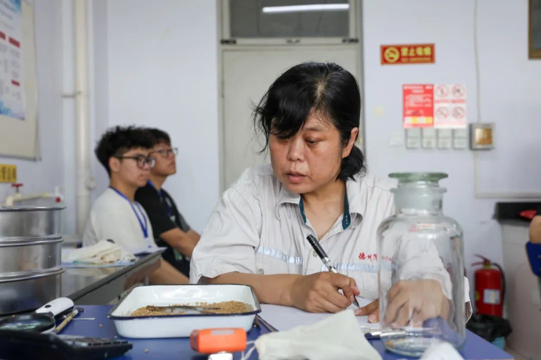 12B49?e=.jpg